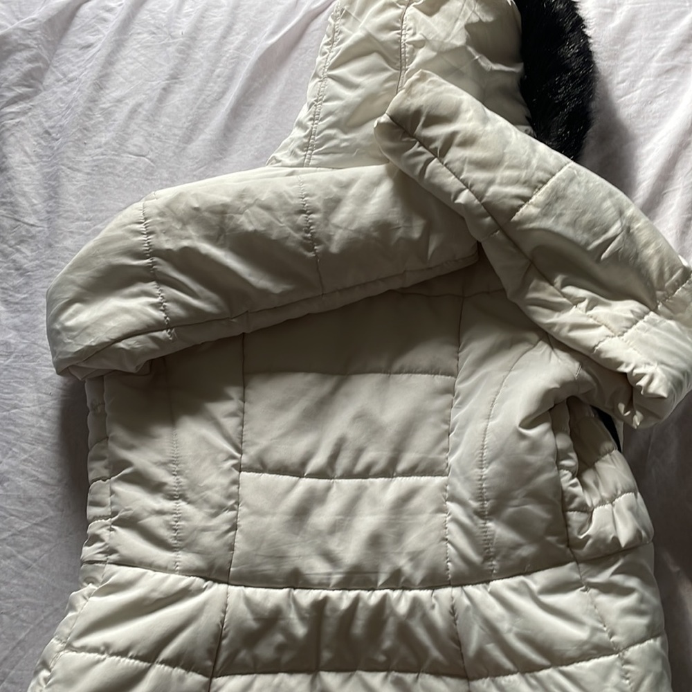 White Puffer Jacket - Picture 3 of 5